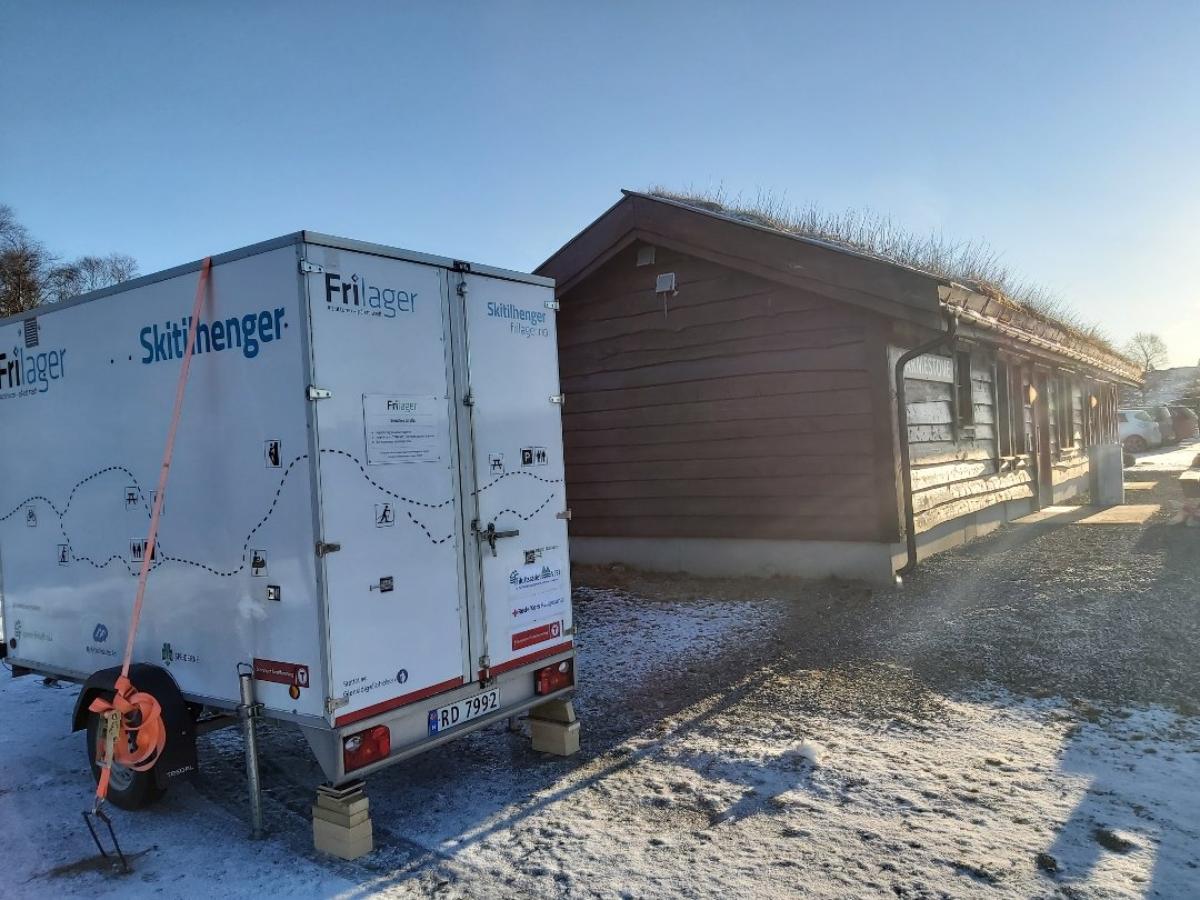 Skitilhenger Olalia Olalivegen.jpg